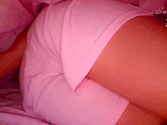 寝ている姉のアナルを毎晩こっそりいじっていたらち○ぽが根元まで入るほどガバガバになりました