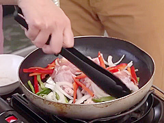 ネトラレーゼ 料理研究家の妻が自宅で寢取られてた話し 最上さゆき ntrd-076