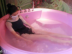 自慰 乳夹 震动棒 窒息