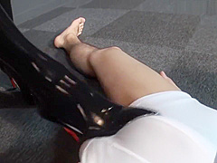 Japanese ballbusting and squeez