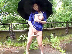 japanese girl masturbated in the rain