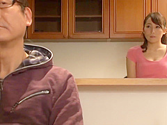 父が出かけて2秒でセックスする母と息子 倉多まお