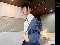 美少女学生妹没钱付医疗费 变态医生约妹子来到酒店 让妹子肉偿【一对一裸聊直播平台ｃｃ３３３.ｖｉｐ】