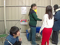 HUNTA-774 お尻のパンtィラインが丸分かりのタイトワンピに超絶フル勃起！！ご近所さんはみんな薄手のタイトワンピなので、お尻のラインが強調されてB
