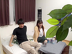 OYC-320 友達と飲み会後、終電を逃して家に泊めた親友の彼女。4 言葉巧みに口説いて、朝まで何度も何度もハメていたら、心配して彼女を探してボクの家までA