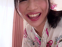 Amateur Deals Cock In Staggering Manners