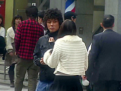 Amateur Girl Gets Ready To Fuck In The Car