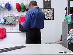 Happened To See A Daughter Who Worked In Customs So When I Tried To Make A Threatening Story By Calling Out