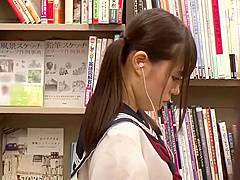 Schoolgirl encounters molester at bookstore