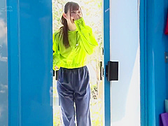 magic miror box with a nice girl She has good smasth and so good