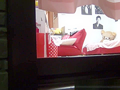 Japanese babe masturbates