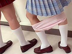 Japanese schoolgirl do not notice even if she was inserted