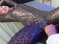 Riho Mikami Riho Goes Man Hunting