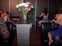 Japanese babe fell for a handsome guy from the night club and decided to please him