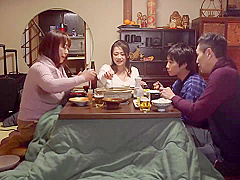 Maki Tomoda X Ripe Komi! ! Original: Koshiyama Weak Tondehinil The Frustrated Mature Woman's Sweaty Sexual Intercourse Is Made Obscene! !