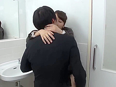 MOLESTER USING OFFICE LADIES ON THE TRAIN