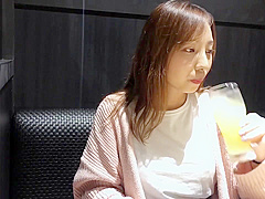 S Class Beauty And E Cup Of Beautiful Milk Pub Staff Clerk Of Sensitive Body 19 Year Old