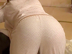 Taking advantage of 玉木くるみ while her Dad sleeps