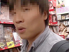 Hot Asian fucking in the middle of the shop