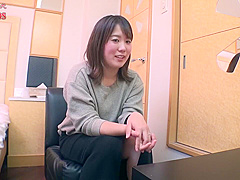 Uncensored Personal Photography A Housing Complex Wife Who Seems To Be In The Neighborhood Came