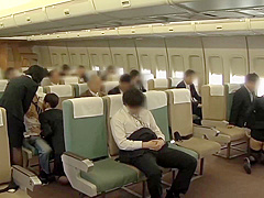 2K 司ミコト - 「制服・下着・全裸」でおもてなし またがりオマ○コ航空 4 逆3Pサービス便 [SDDE-