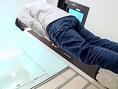 EQ-490 父親が再婚して突然家族になった義母【巨乳】妹【ちっぱい】と近親○姦なま中出し！？いつも無防備＆セクシーな格好で胸チラ、パンチラ誘