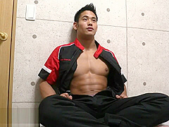 Muscle Man Fucks Japanese Girl