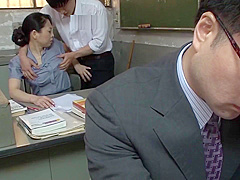 Mature teacher in pantyhose fingering creampie in office