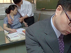 Mature teacher in pantyhose fingering creampie in office