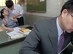 Mature teacher in pantyhose fingering creampie in office