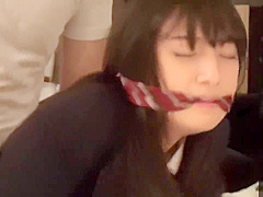 興奮剤を盛られ他人棒（中年）でメス化した幼馴染のJK彼女 辻本杏