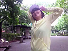 JAV - NAMPA PICKING UP GIRLS IN TIGHT SPORTSWEAR