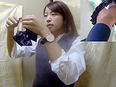 盗撮 すくすく育ったFカップじぇー●の美巨乳 ショップパンチラ＆試着室