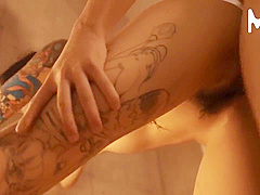 Md0095 Xue Qianxia 色女飢渴色女主動開撩