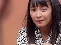 2k 大檔 逢見リカ - 温泉客が居ても浴衣の中の抱っこsexで挿入して逃がさず何発も膣射[nhdtb-482