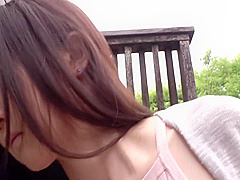 まさかノーブラ！？無防備な貧乳美少女がコリコリに勃った乳首を服越しに露わにする姿に興奮してしまい 。パート2