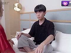 国产精剧情 迷信的女人 小偷谎称驱魔大师迷惑美乳少女