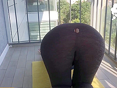 Amazing Hot Fuck With Asian Girl In Yoga Pants - Waldemaria