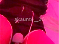 Smartphone personal shooting A blonde gal who feels like she's being attacked with .736