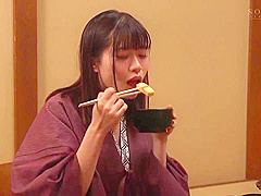 Hamabe Kaho And Hamabe Shioriho - Stars-710 On A Business Trip To A Company I Joined Midway, I Shared A Room With My Middle-aged Boss At A Hot Spring Inn