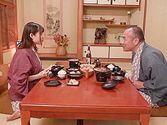 Hamabe Kaho And Hamabe Shioriho - Stars-710 On A Business Trip To A Company I Joined Midway, I Shared A Room With My Middle-aged Boss At A Hot Spring Inn