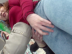 B3D2301- Wife with a big butt being mischievous by a molester on the bus