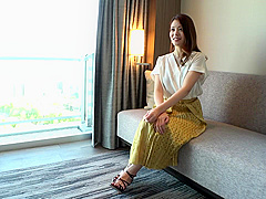 歯科衛生師の美人お姉さんが痴女丸出しで騎乗位セックス