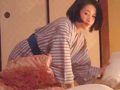 Horny Slut Japanese Mature Milf Aunty Teasing The Big Cock To Fuck Her Wet Pussy And Make Her Squirting