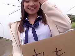 日本18 岁女学生喜欢性爱车和在家做爱
