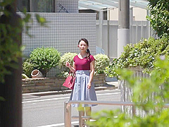 R115 Eng - Hot Stepmom