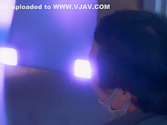 Juq-320 Am 7:32 A Wheel Train Where A Married Woman Off