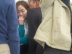 Juq-320 Am 7:32 A Wheel Train Where A Married Woman Off