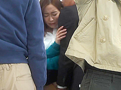 篠田ゆう　電車で初めての痴漢にあってしまい初めての快感