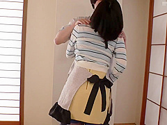 B4C0601-Boyfriend cheating with girlfriend's Step mother right next to her